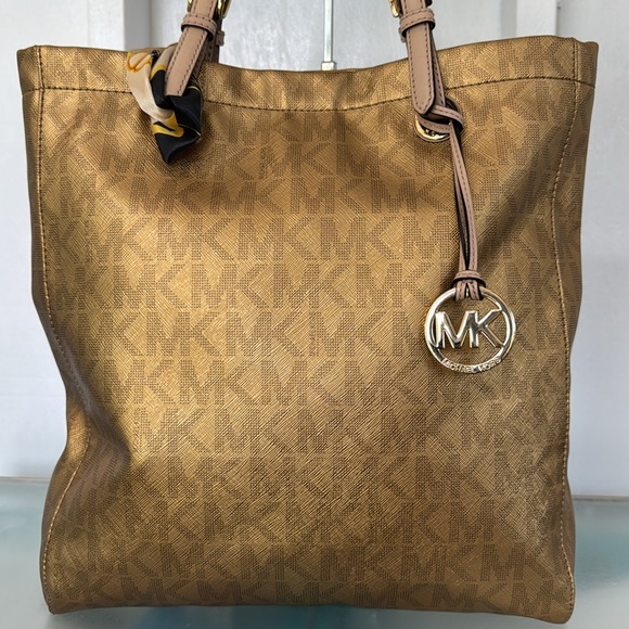 Michael Kors Bag Metallic Gold Jet Set Signature Logo Tote - Picture 4 of 17